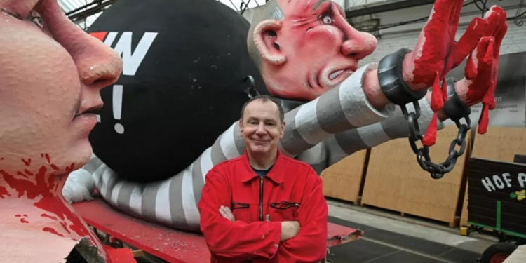 У москві до 8 років вязниці засудили німецького скульптора, який створив багато карикатур на путіна, – мовляв, «образив почуття вірян» (ФОТО)