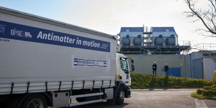 Ризикований експеримент – вчені ЦЕРН перевезли антиматерію на звичайній вантажівці