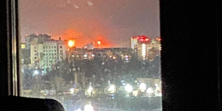 У Нижегородській області РФ після нічної атаки горить НПЗ (ФОТО, ВІДЕО)