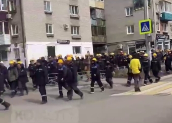 «Січін, допоможи!» — китайські робітники вийшли на мітинг у Комсомольську (ВIДЕО)