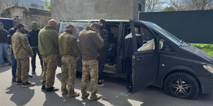 Тепер офіційно. В Одесі затримали 4 працівників ТЦК за викрадення і вимагання $30 тис. (ФОТО)