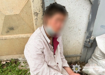 У Миколаєві зловили злодюжку, який заліз у магазин за горілкою та сигаретами. Він носив вкрадене з собою