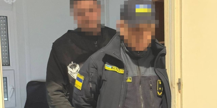 На Львівщині викрито митника на схемі вивезення валюти – тариф $500 за кожні 50 тис. (ФОТО)