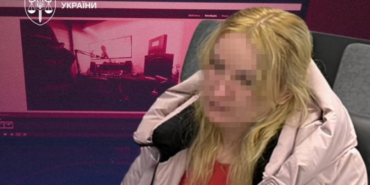 Матір, яка залучала 4-х і 6-літню доньок до створення порнографії, взяли під варту із заставою