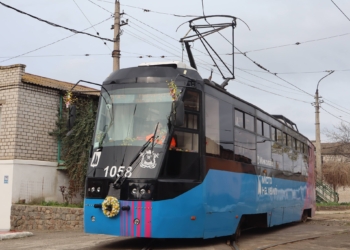 По Миколаєву курсує «Пасхальний трамвайчик» (ФОТО)