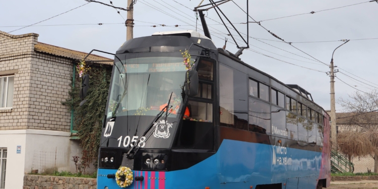 По Миколаєву курсує «Пасхальний трамвайчик» (ФОТО)