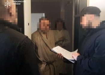 На Миколаївщині та ще в 10 регіонах обшуки через крадіжки на закупівлі деревини для оборони (ФОТО)