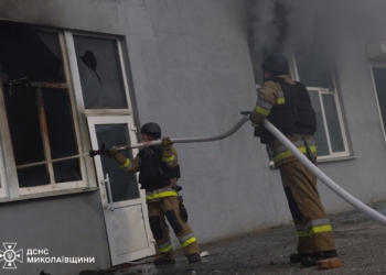 На Миколаївщині гасили 5 пожеж, 2 з них – через дронові атаки (ФОТО)
