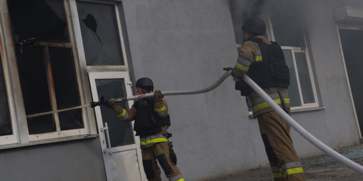 На Миколаївщині гасили 5 пожеж, 2 з них – через дронові атаки (ФОТО)