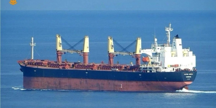 росія атакувала цивільне судно, яке йшло в український порт (ФОТО)