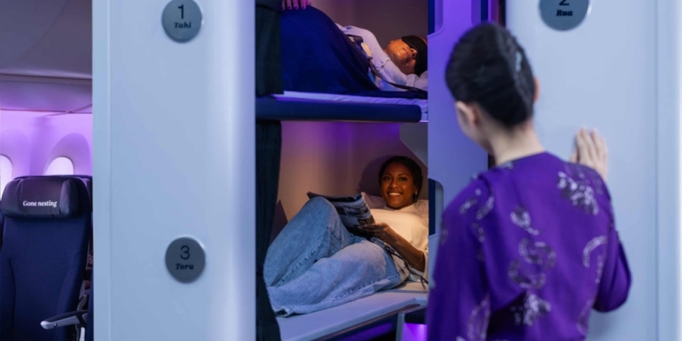 Революція в повітрі – вперше авіакомпанія анонсувала спальні місця в економкласі (ФОТО)