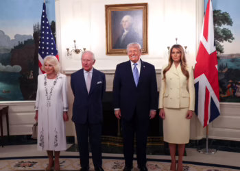 Король Чарльз прибув до США з 4-денним візитом та зустрівся з Трампом (ФОТО)