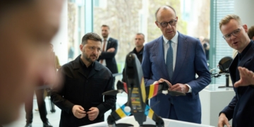 У Берліні Мерц і Зеленський оглянули дрони, які можна буде виробляти на спільних підприємствах (ФОТО)