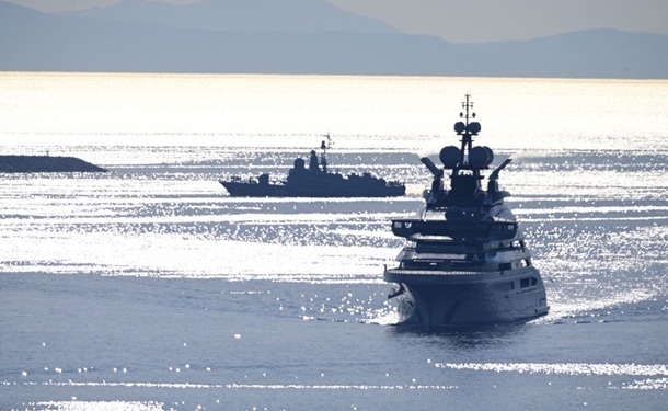 Іран пропустив яхту російського олігарха через Ормуз