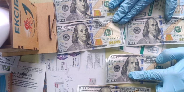 У Миколаєві викрито групу медиків, які допомагали чоловікам уникати мобілізації – за $11 тис. (ФОТО)