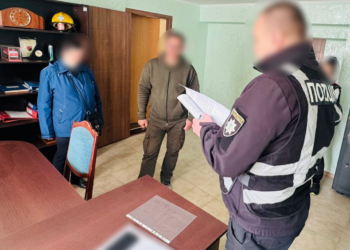 ДСР Нацполіції провів масштабні обшуки проти схем на закупівлі дров для ЗСУ – на Миколаївщині також (ФОТО)