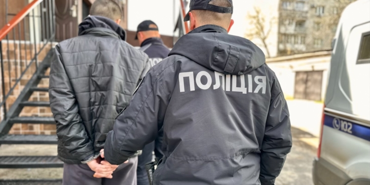 Вилучили пів кілограма психотропів РVP: на Миколаївщині затримали чоловіка за незаконне зберігання наркотиків з метою збуту (ФОТО)