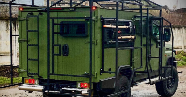 Німеччина передала Україні ще 5 броньованих автомобілів для евакуації поранених