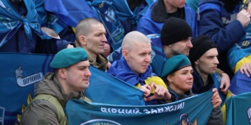 Додому сьогодні повернулися 182 українці, майже всі були в полоні з 2022-го. Буданов пообіцяв ще добрі новини (ФОТО)