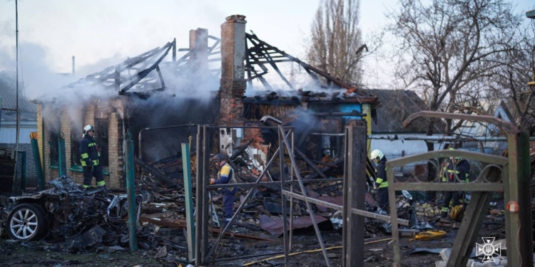 «Ми щодня потребуємо ракет для ППО» – Зеленський назвав кількість загиблих внаслідок ударів рф за минулу добу (ФОТО)