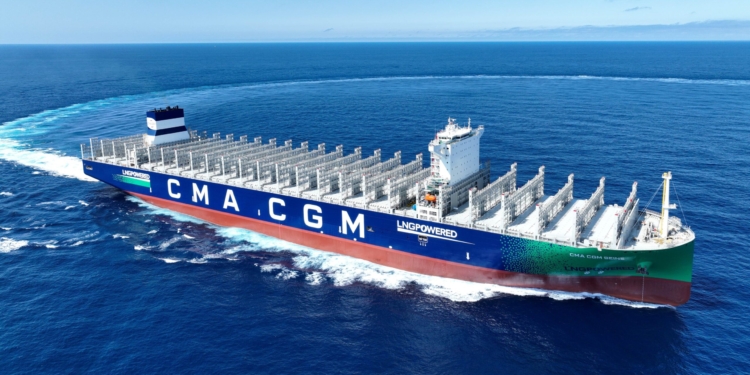 Перше європейське судно пройшло через Ормузьку протоку з початку війни в Ірані