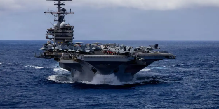 Щодня яєшня з 4 тис. яєць. Як годують екіпажі авіаносців США (ФОТО)