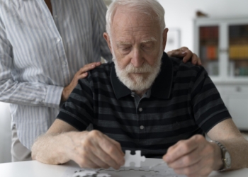 Як не втратити розум на старості років? Три щоденні звички проти ризику деменції