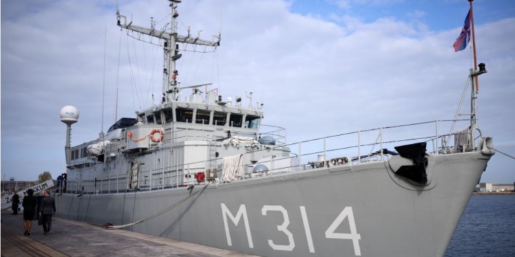 Зеленський піднявся на борт корабля, який Нідерланди передадуть Україні. Теперь це “Генічеськ” (ФОТО, ВІДЕО)