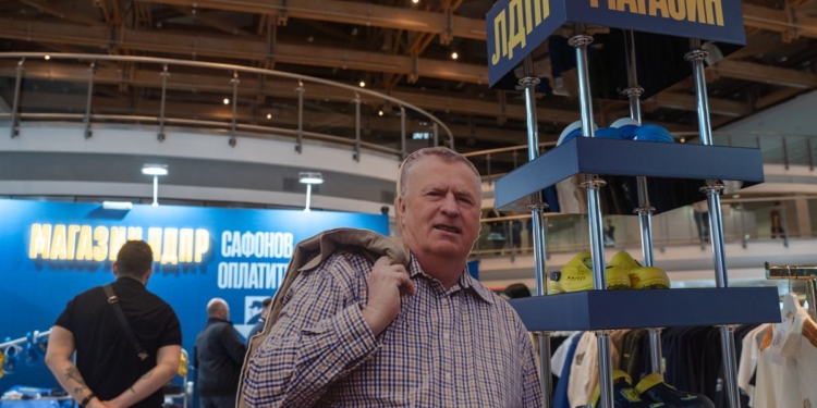 Некромантія як державна аналітика – у РФ опублікували інтерв’ю з Жириновським після смерті