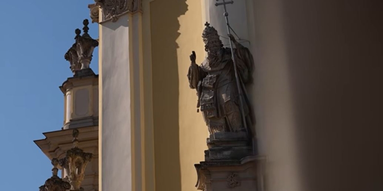 “У католицькій церкві розлучень немає” – зате є церковний трибунал. В Україні теж. Як він працює (ВІДЕО)