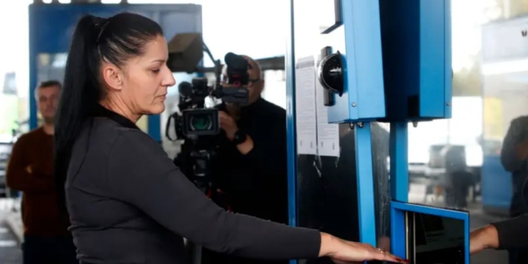 ЄС перейшов на нову систему в’їзду-виїзду EES. Що змінюється для українців