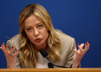 Італія поставила Мелоні перед вибором – або Трамп, або Папа. Що вона зробила