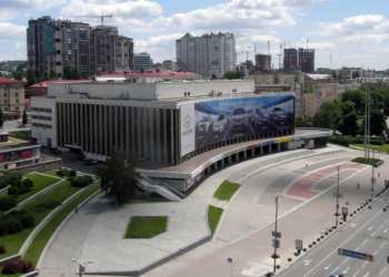 Как выбрать лучшие места во дворце Украина