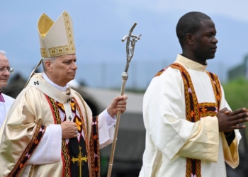 Світ «спустошує жменька тиранів», які витрачають мільярди на війни, – Папа Лев зробив заяву про “політичну корупцію в управлінні ресурсами”