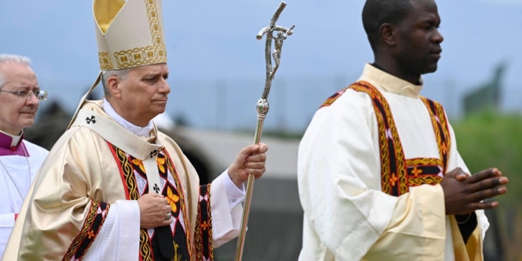 Світ «спустошує жменька тиранів», які витрачають мільярди на війни, – Папа Лев зробив заяву про “політичну корупцію в управлінні ресурсами”