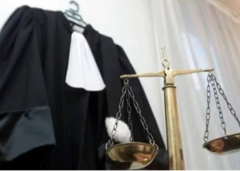 Суддя поскаржився на шантаж «порно» із кабінету-дорадчої кімнати. Шантажист вимагає кадрових змін