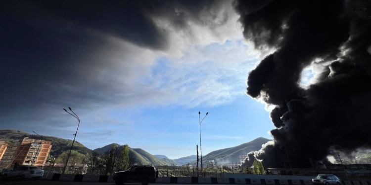 А у Туапсе тільки розгоряється (ВІДЕО)