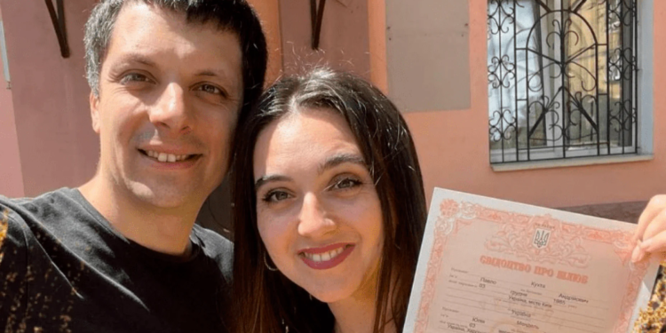 Хто такий чоловік Мендель, що йому тепер пишуть українці, спливло цікаве про Юлю (ФОТО)