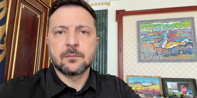 «Маємо справедливо та відчутно відповідати на російські удари; погодив деякі формати відповідей» – звернення Зеленського (ВІДЕО)