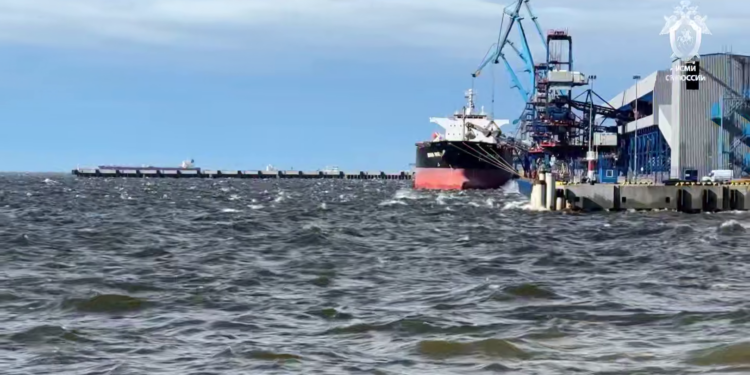 У РФ у порту в Усть-Лузі на танкері виявили міни. Звинувачують Бельгію