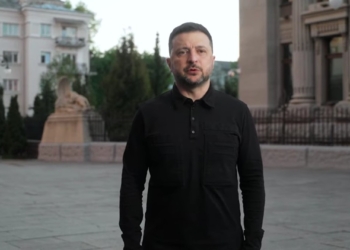 «Росія довоювалася до того, що і їхній головний парад уже залежить від нас» – звернення Зеленського (ВІДЕО)