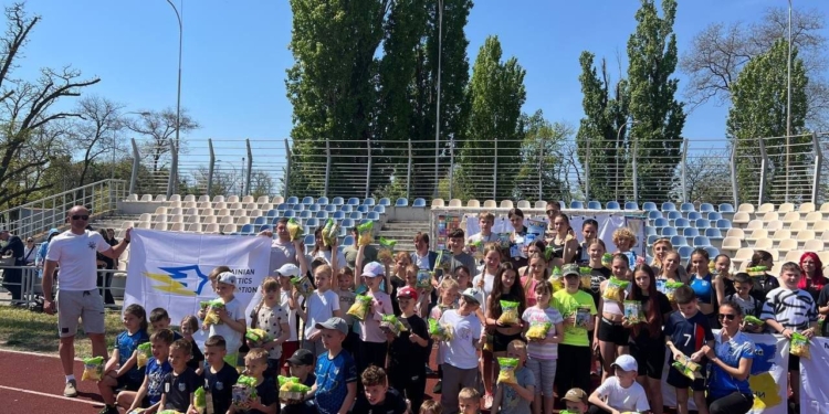 У Миколаєві відбулася 46-та традиційна легкоатлетична «Миколаївська миля – 1609 м»: хто став переможцем? (ФОТО)
