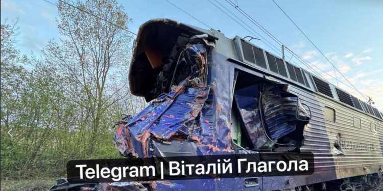 Потяг Київ-Ужгород зійшов з рейок на Львівщині, є загиблі та постраждалі (ВІДЕО)