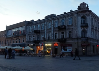 У Польщі жорстоко побили українця – він переплутав слова польської пісні…