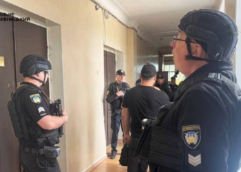 У міськраді на Кіровоградщині заступник мера відкрив вогонь. Поранені двоє (ВІДЕО)