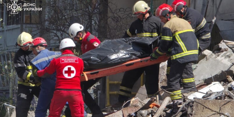 До 3 осіб зросла кількість загиблих через російський удар по Києву