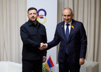 Зеленський у Вірменії зустрівся із Пашиняном і прем’єром Грузії Кобахідзе. У РФ вистрибують із штанів (ФОТО, ВІДЕО)