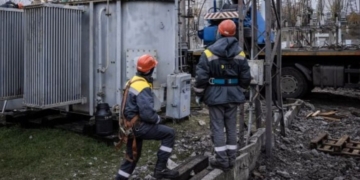 Внаслідок атаки ворожого БпЛА на енергетичний об’єкт у Миколаєві зафіксовано масштабне забруднення земель трансформаторним мастилом