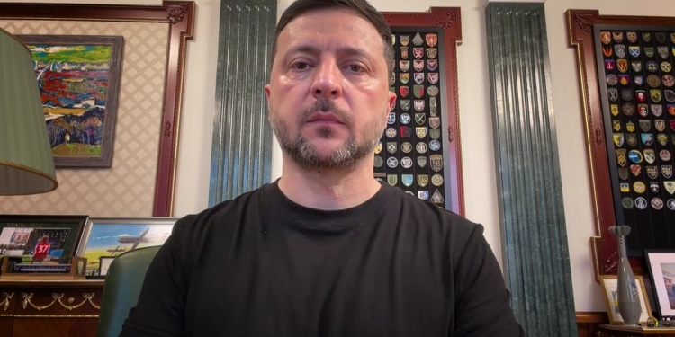 «Тільки цими місяцями мінус 10% російської нафтопереробки» – звернення Зеленського (ВІДЕО)