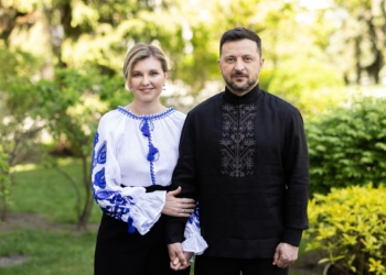 Тепер наша черга творити візерунок самим, – Зеленський привітав українців з Днем вишиванки